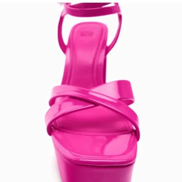 ZARA STRAPPY CHUNKY PLATFORM HEELED SANDALS - Picture 2 of 13